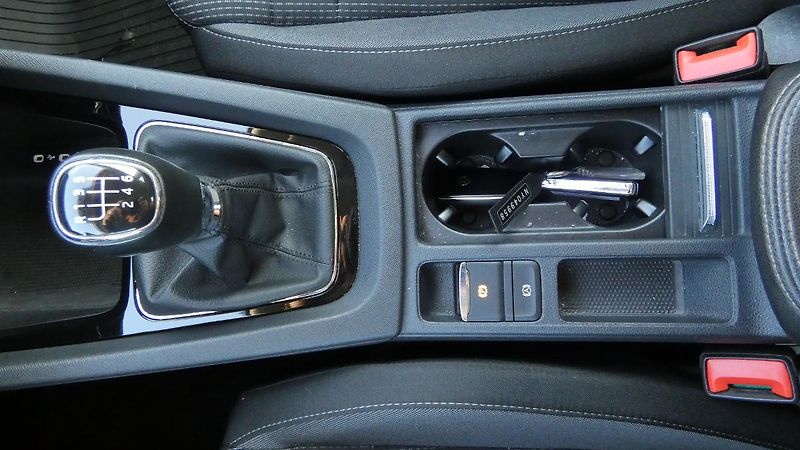 Škoda Octavia Combi 2,0 TDI Ambition - fotka 16 z 20