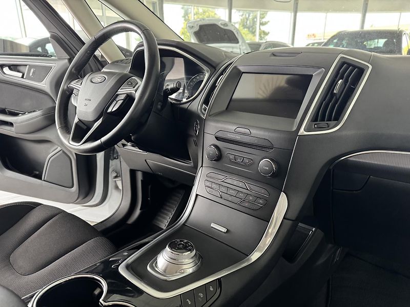 Ford S-MAX 2,0TDCi EB*140kW*AT8*Titanium - fotka 14 z 35