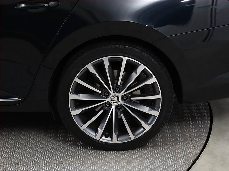 Škoda Superb (2021) Laurin&Klement 2.0 TDI - fotka 13 z 23