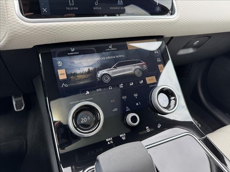 Land Rover Range Rover Velar 3,0 D300 R-DYNAMIC S AWD DPH - fotka 30 z 37