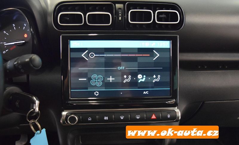 Citroën C3 Aircross 1.2 PT LED FEEL PACK 81 kW-DPH - fotka 40 z 51