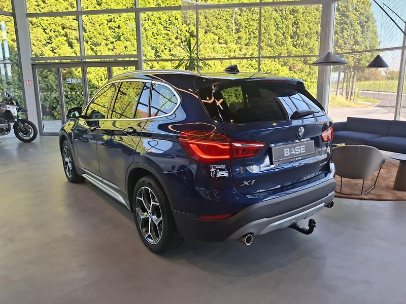 BMW X1 xDrive18d X-Line - fotka 4 z 24