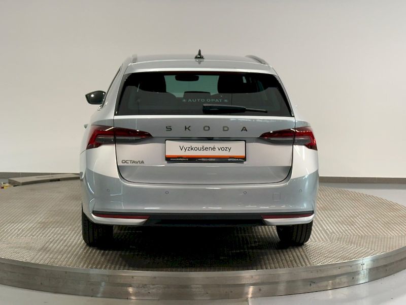 Škoda Octavia (2024) TOP SELECTION 2.0TDI 110KW DSG - fotka 9 z 37
