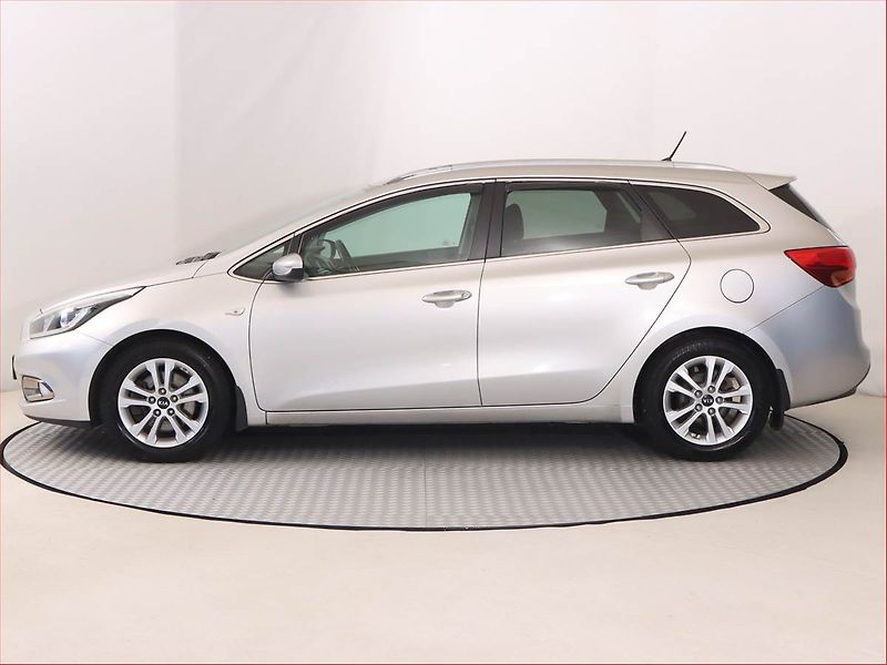 Kia Ceed (2015) Silver 1.6 GDI, Tempomat - fotka 3 z 18
