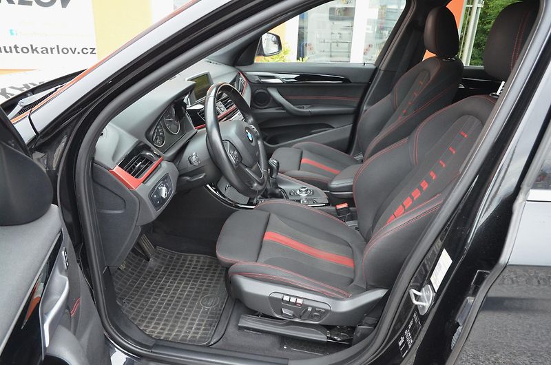 BMW X1 (2015) sDrive 18d 110kW SPORT / LED - fotka 15 z 39
