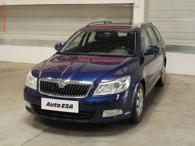 Škoda Octavia (2010) 1.6TDi, Ambiente - fotka 3 z 15