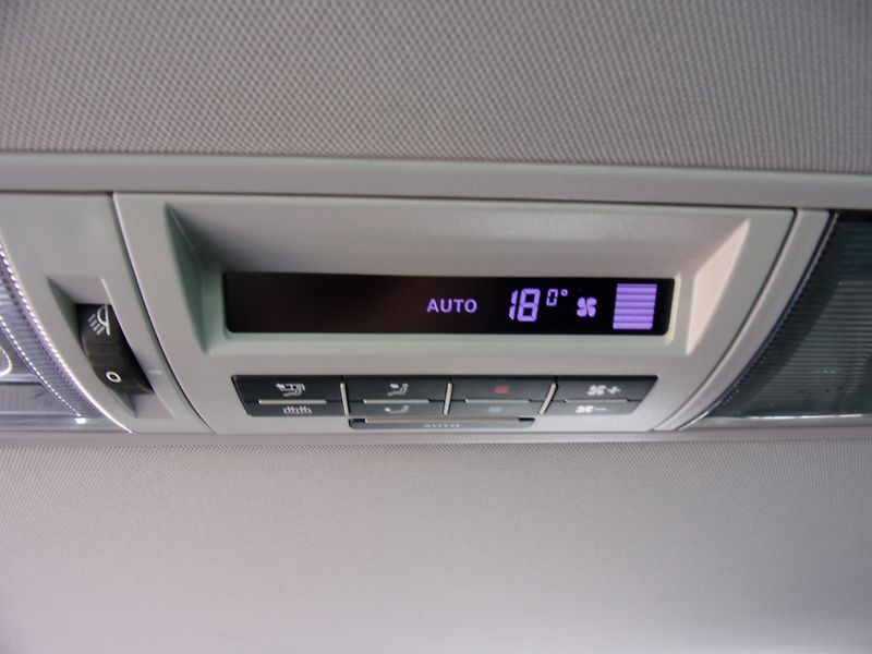 Volkswagen Multivan (2014) 2.0TDi103kW WEBASTO 2xŠOUPAČKY - fotka 19 z 27