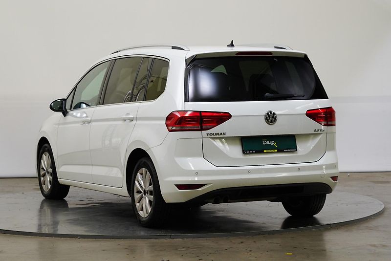 Volkswagen Touran - fotka 7 z 26