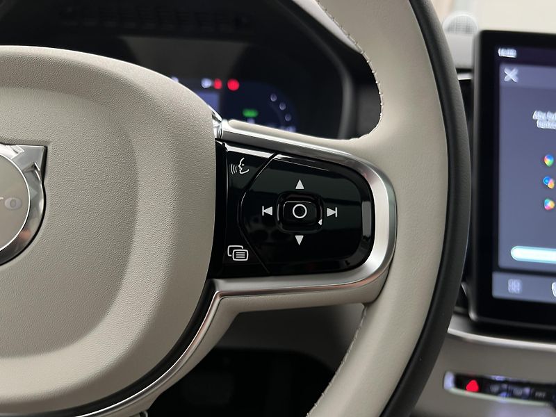 Volvo XC90 (2026) T8 AWD RECHARGE ULTRA DARK - fotka 23 z 46