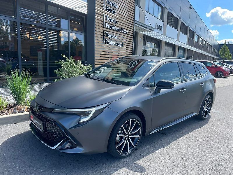 Toyota Corolla 2.0 Hybrid automat GR SPORT - fotka 2 z 29