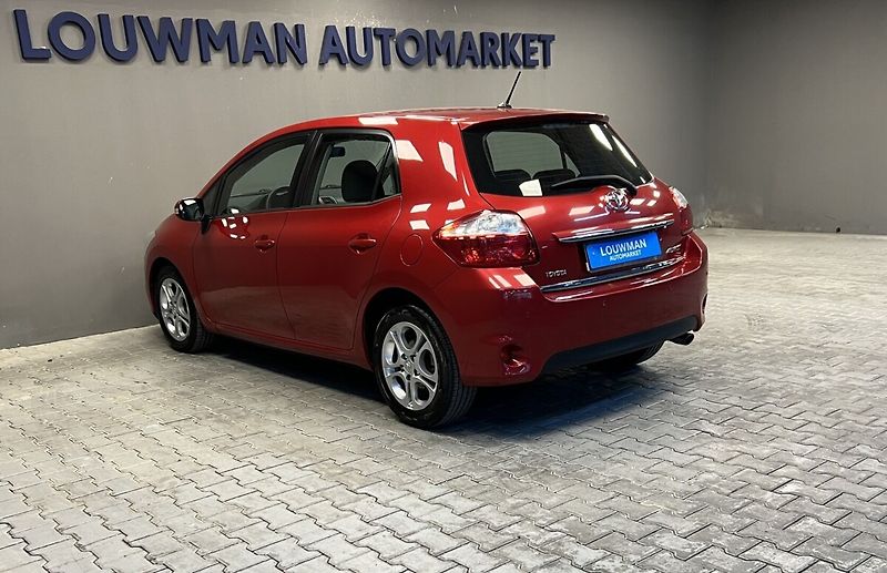 Toyota Auris 1,6 VVTi Luna - fotka 15 z 16
