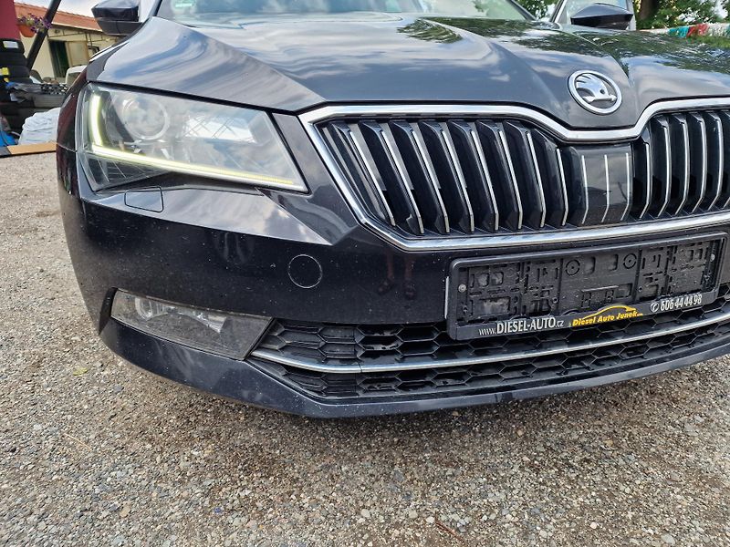 Škoda Superb 2,0TDI 110KW NAVI VÝHŘEV  - fotka 19 z 20