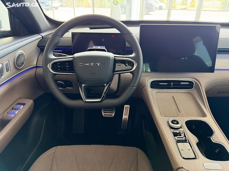 Chery Tiggo 8 (2026) UNIQUE 1,6T-GDI PANORAMA 7MÍST - fotka 19 z 30