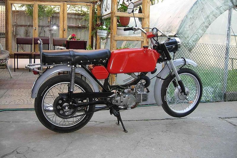 Pincek nebo fichtl, tedy malý motocykl s označením Jawa 50/21 byl mezi mladými v Československu velice oblíbeným. Každý ho chtěl mít a jezdit na něm.