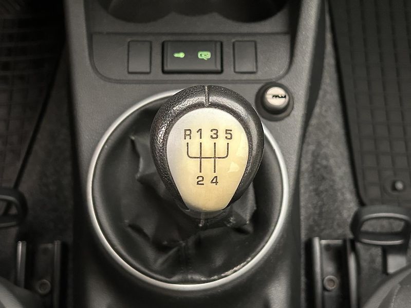 Škoda Fabia 1.9 TDI Ambiente - fotka 14 z 25