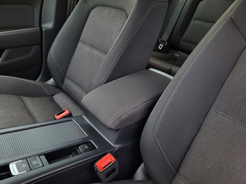 Volkswagen Passat 2.0 TDi 140kW DSG COMFORTLINE - fotka 32 z 49