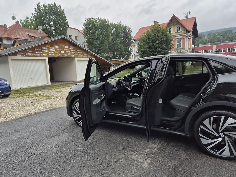 Volkswagen ID.5 ZAMLUVENO ! - fotka 13 z 48