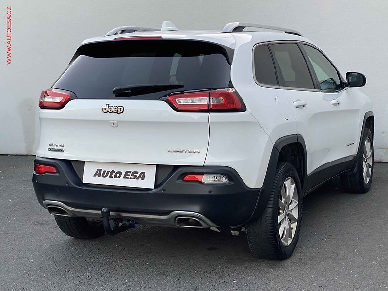 Jeep Cherokee (2015) 2.0 M-Jet 4X4, Limited, AT, - fotka 4 z 21