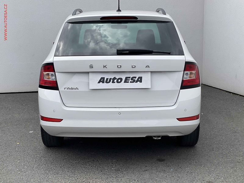 Škoda Fabia (2022) 1.0 TSi, 1.maj,ČR, Ambition - fotka 5 z 18