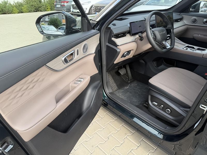 Chery Tiggo 8 PHEV (2026) - fotka 10 z 16
