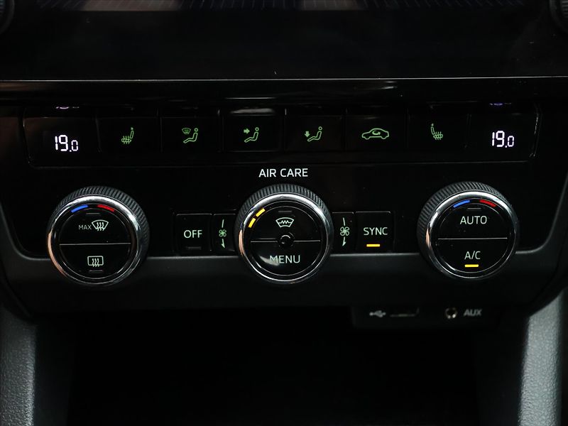 Škoda Octavia 2,0 TDI 110kW DSG Style CZ - fotka 20 z 28