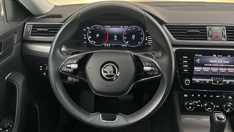 Škoda Superb 2.0 TDI DSG Style Combi - fotka 9 z 28
