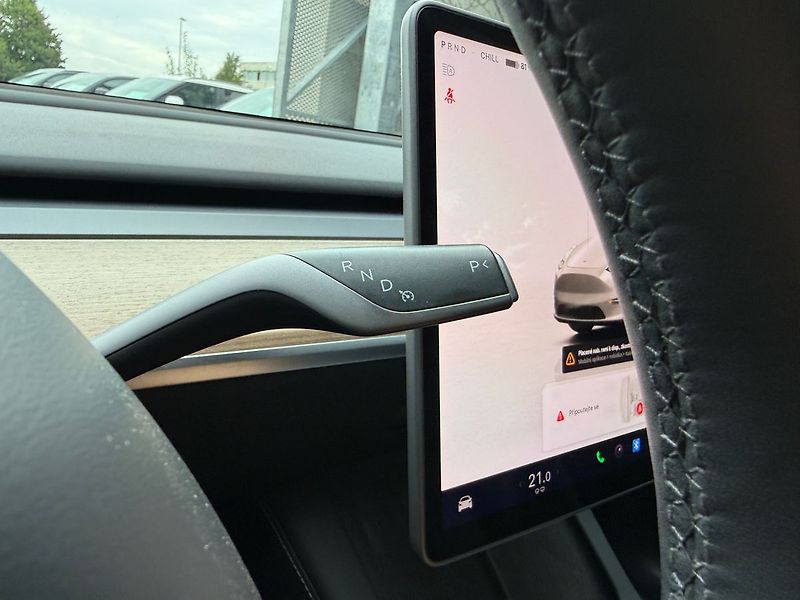 Tesla Model Y LR AWD Tažné / Záruka - fotka 33 z 41