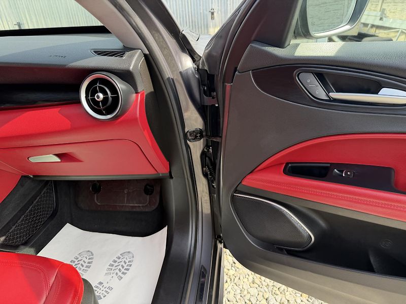 Alfa Romeo Stelvio 2.2JTDM Q4 4x4 210PS VELOCE 1A - fotka 128 z 167