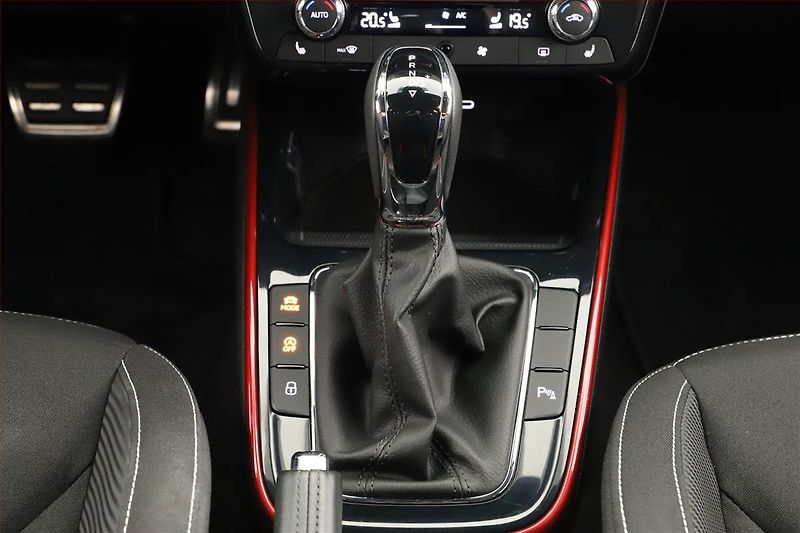 Škoda Fabia (2025) 1.0 TSI, Monte Carlo, FullLed - fotka 10 z 18