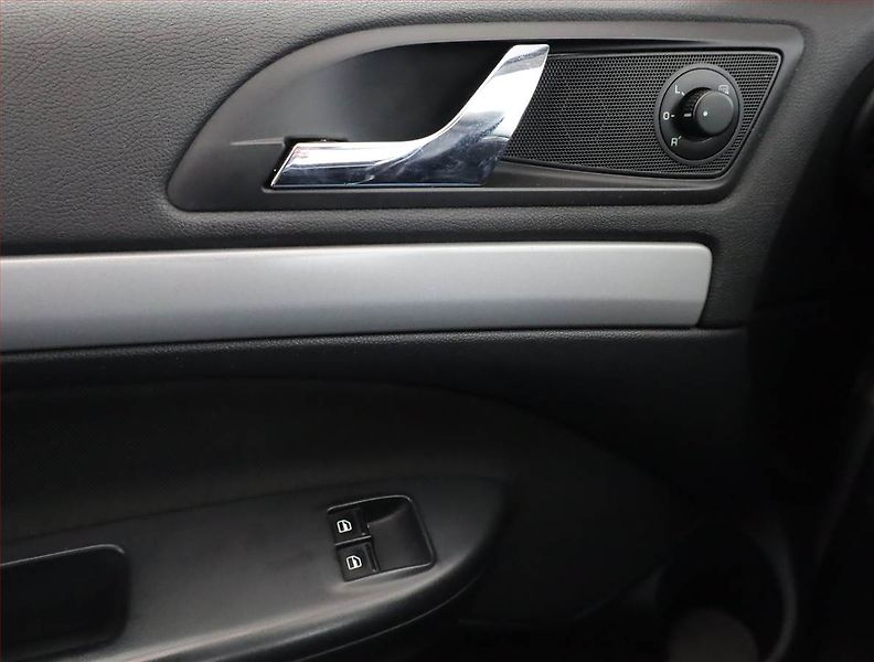 Škoda Octavia (2012) Ambition 1.6 TDI, Tempomat - fotka 10 z 13