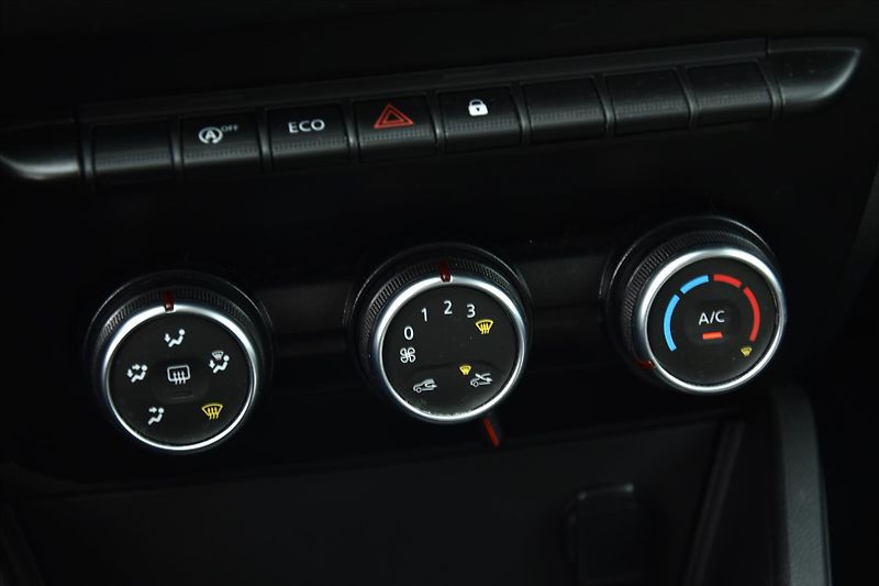 Dacia Duster 1.0TCe 74kW SERVIS. KN. DPH ČR - fotka 20 z 22