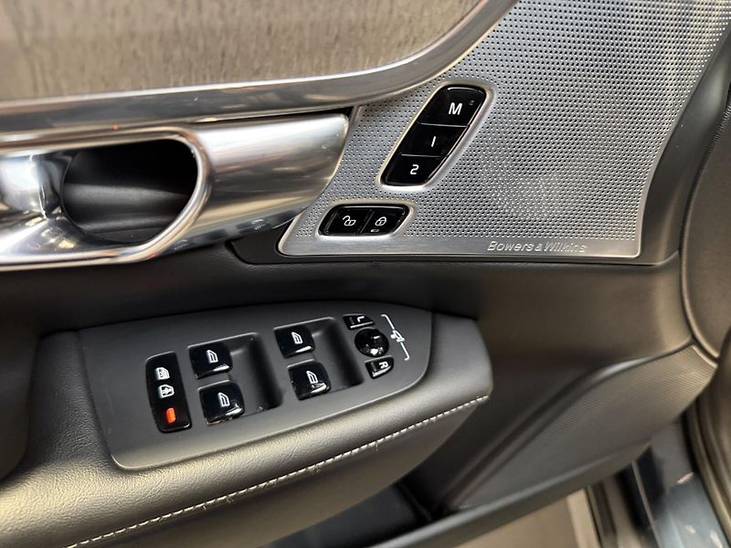 Volvo V90 B6 AWD benzin Ultimate Auto - fotka 9 z 16