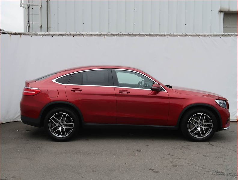Mercedes-Benz GLC (2018) AMG line 220 d, 4x4,Automat - fotka 6 z 25