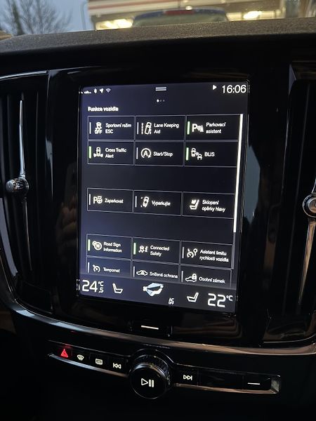 Volvo S90 (2018) D4 AWD, 4X4, Automat - fotka 7 z 13