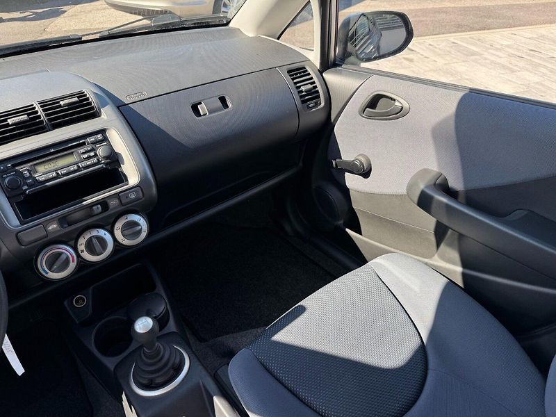 Honda Jazz (2006) 1.2i 57kW - fotka 16 z 29
