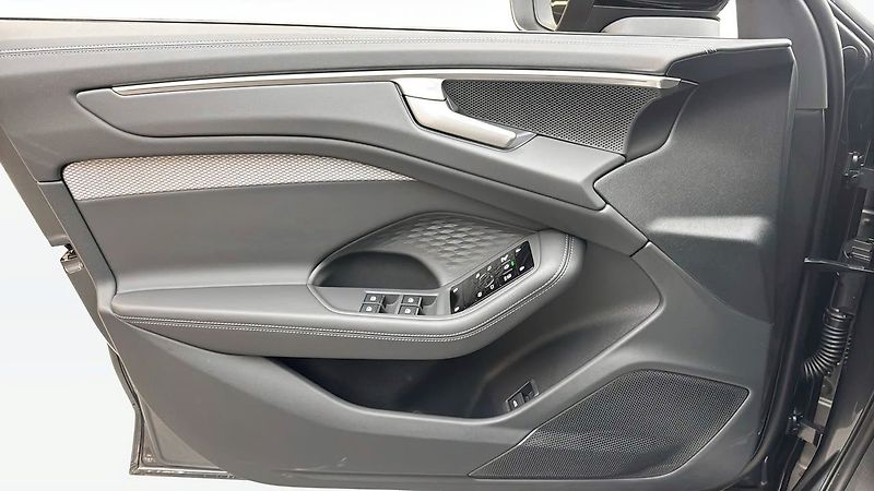 Audi A6 (2026) 2,0TDI  AVANT Quattro S-Line - fotka 5 z 15