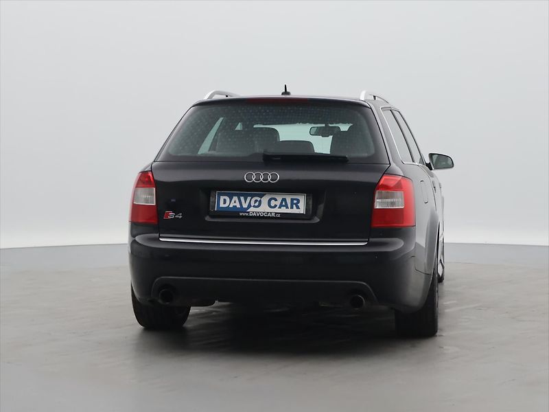 Audi S4 4,2 V8 253kW Quattro Recaro - fotka 6 z 27