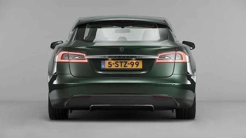 Tesla Model S „Shooting Brake“ od RemetzCar.