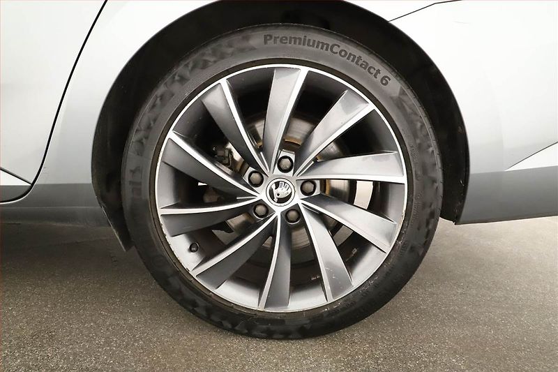 Škoda Superb (2015) Laurin&Klement 2.0 TDI - fotka 20 z 20