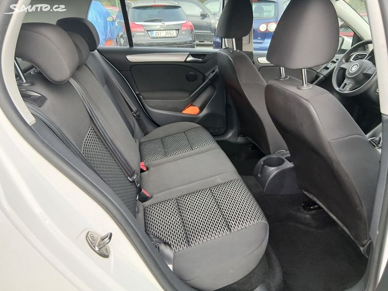 Volkswagen Golf VI 1.6 TDI - fotka 24 z 29