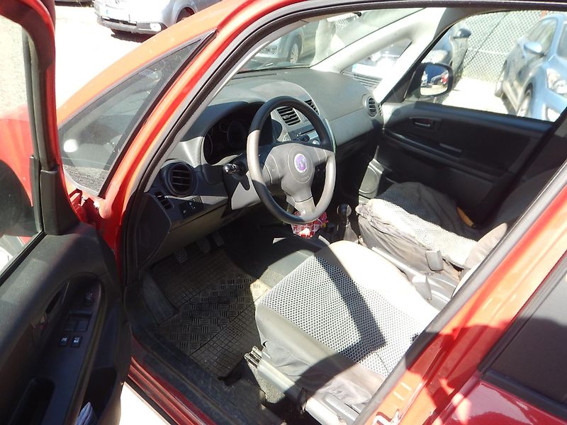 Fiat Sedici 1.6 16V 4x4 - fotka 9 z 22