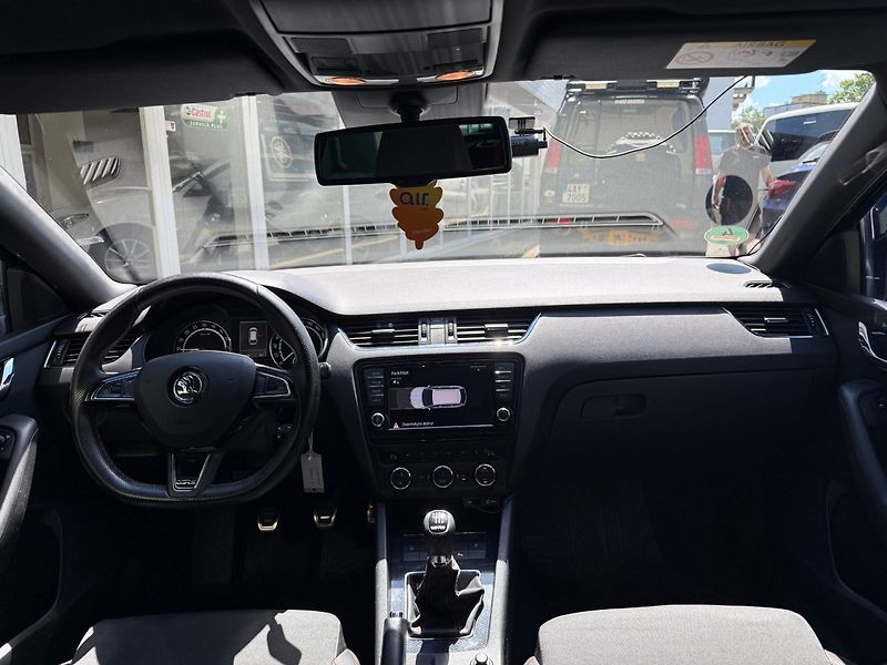 Škoda Octavia (2014) RS 2.0 TDI 135 kW - fotka 13 z 28
