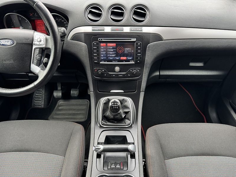 Ford Galaxy (2013) 2.0TDCi Navi Digi Klima - fotka 9 z 46