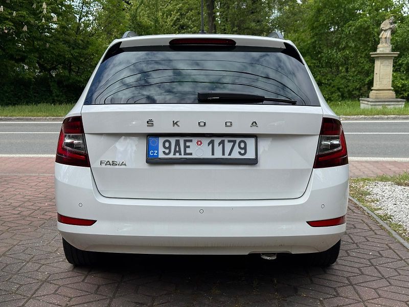 Škoda Fabia 1.0Tsi 70kW 1.MAJ ČR TAŽNÉ  - fotka 5 z 23