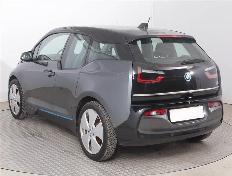 BMW i3 (2022) 120Ah BEV, SoH 98% - fotka 4 z 18