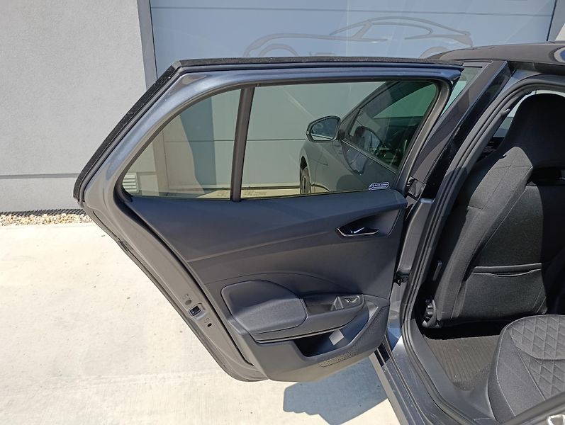 Škoda Fabia 1.0TSI DSG STYLE+ ČR 1.MAJITEL - fotka 31 z 33
