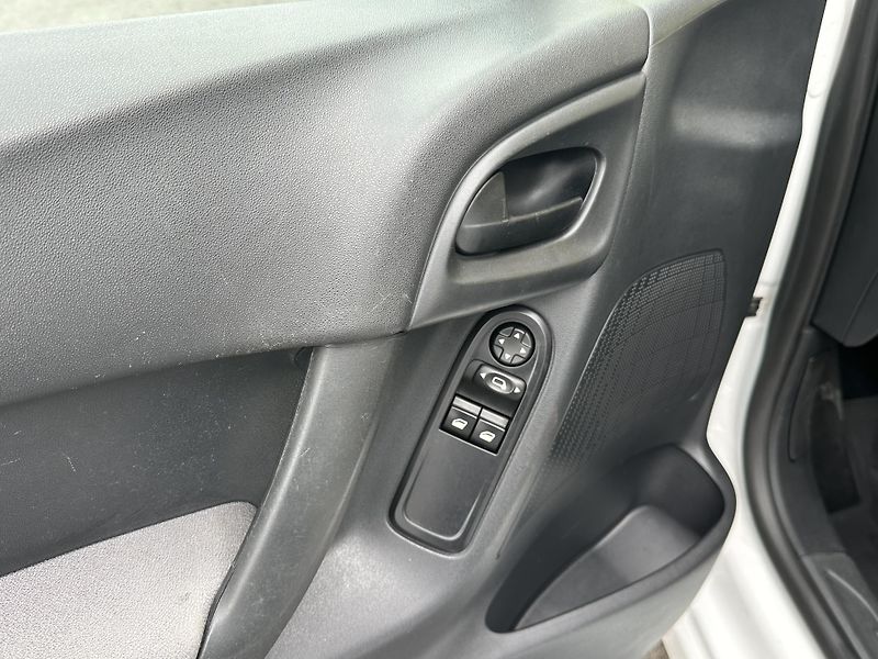 Citroën C3 (2014) 1.0 / 50kW *KLIMA* 1.Maj.  - fotka 5 z 31