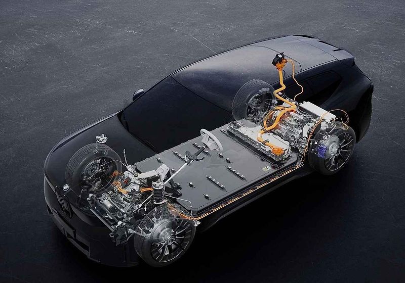 Jízda připomíná spalovací modely značky.