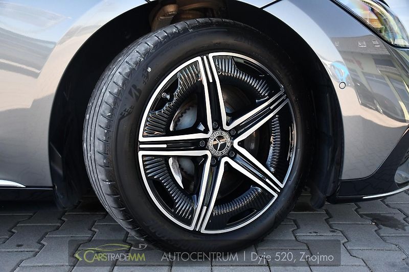 Mercedes-Benz EQE 350 AMG 4MATIC PANORAMA  - fotka 49 z 55