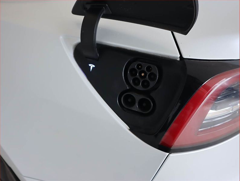 Tesla Model 3 (2020) Std Range Plus 52kWh, SoH 83% - fotka 23 z 24